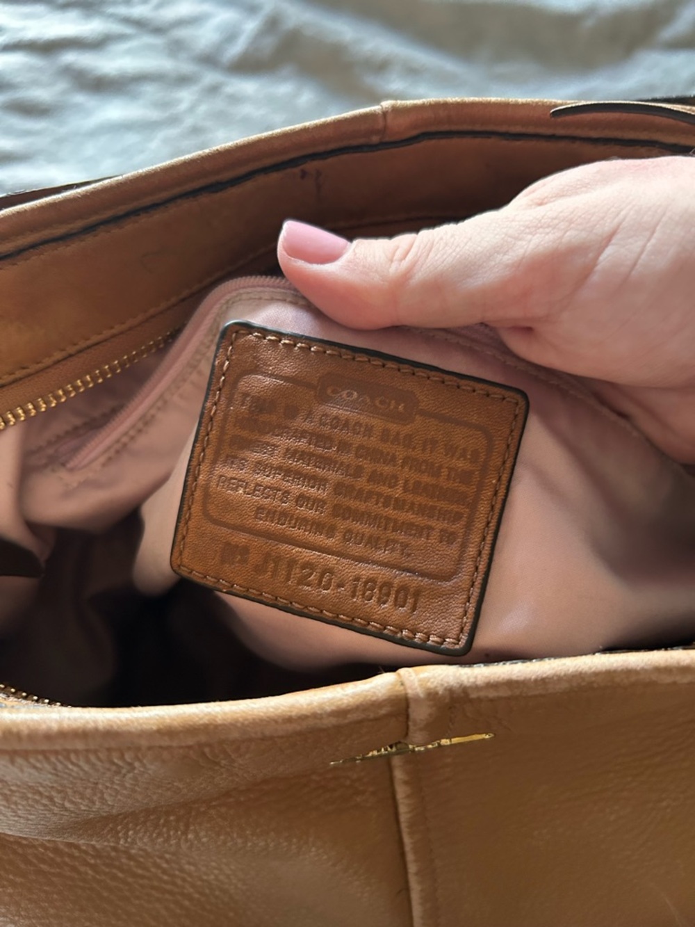 Vintage Coach Leather Shoulder Bag tan and brown - Picture 11 of 11